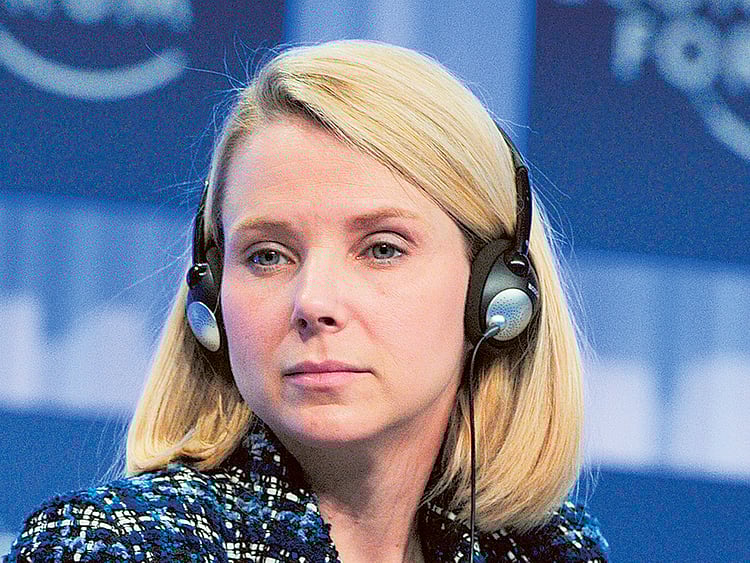 1.1815910-3836221070