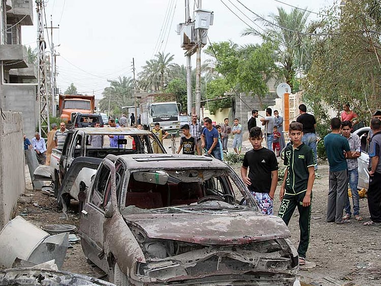 1.1823438-1881435681