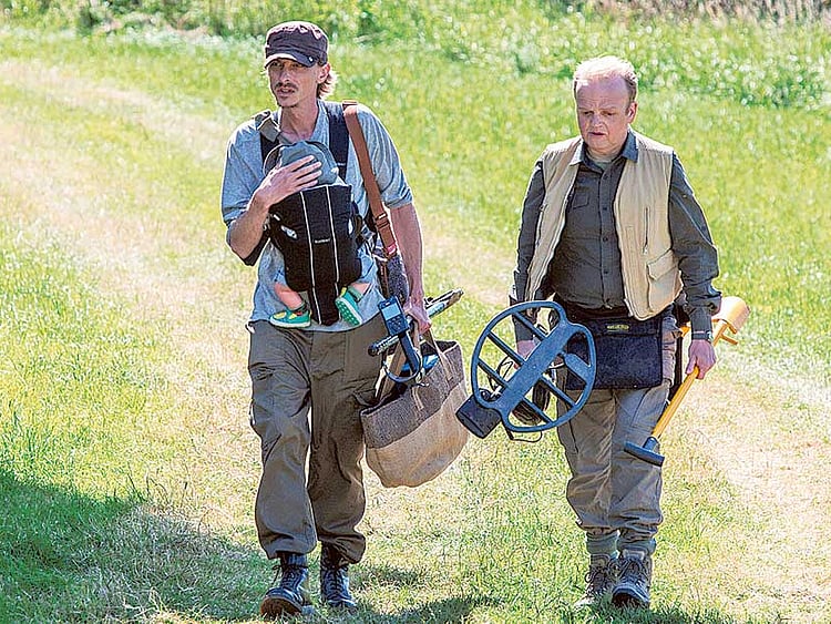 1.1816994-2808869865