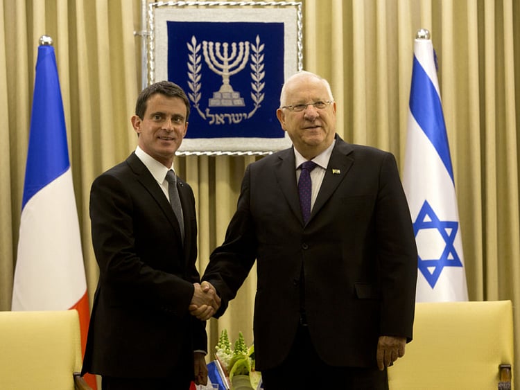 1.1833073-3888222440