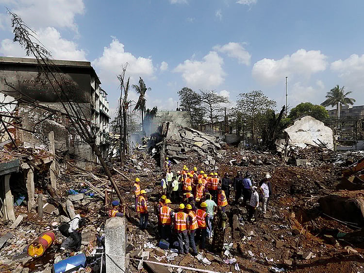 1.1835560-3841913303