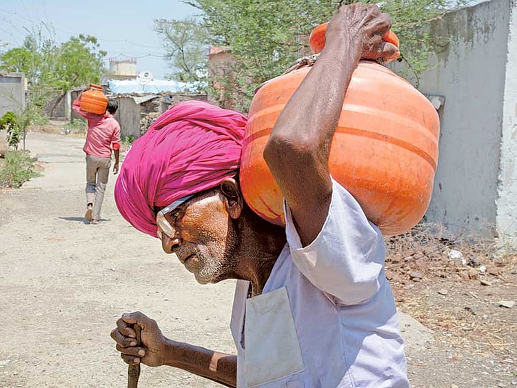 1.1835843-2358575972