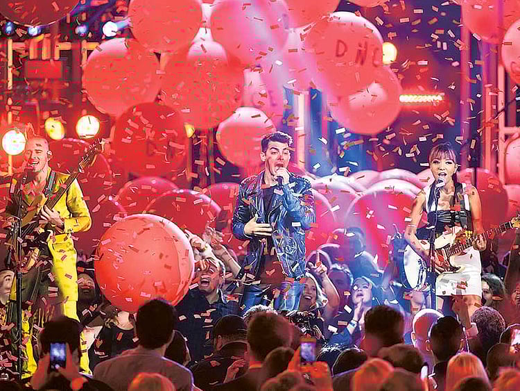 1.1836588-2040055597