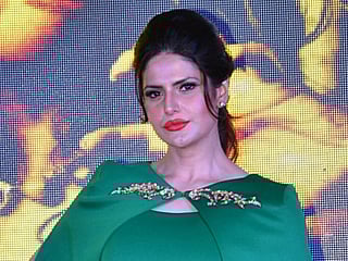 Bollywood stars Zareen Khan, Urvashi Rautela to feature at Filmfare night in Dubai