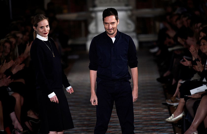 1.1838360-3806564415