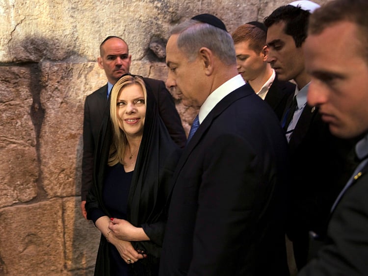 1.1838494-3310956397