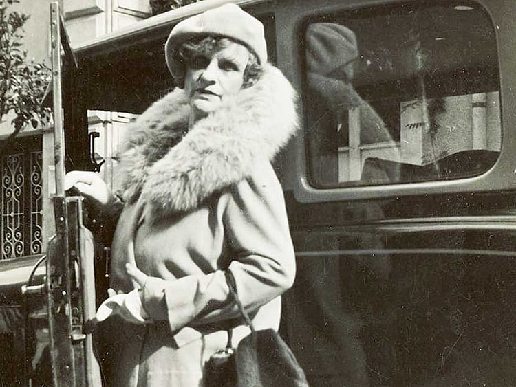 1.1846402-2296427514