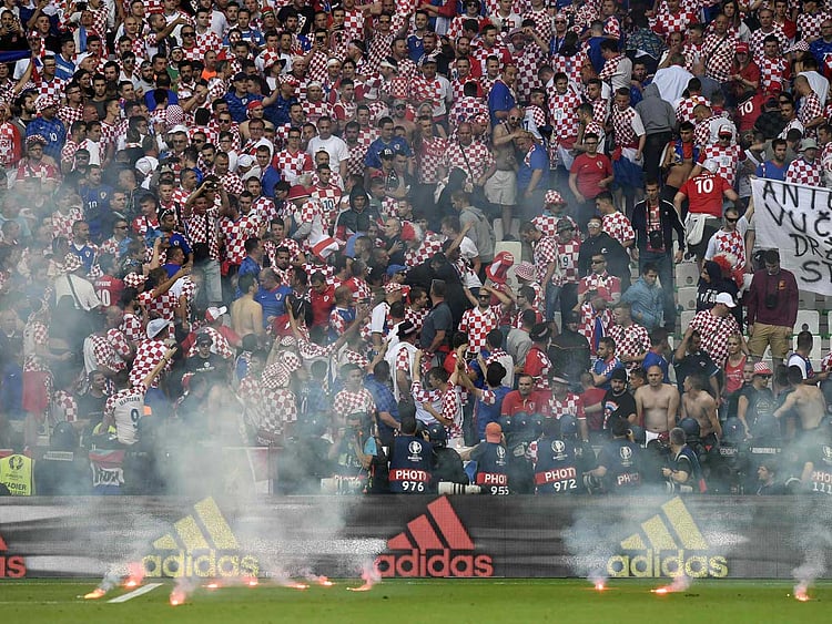 1.1847935-2817464566