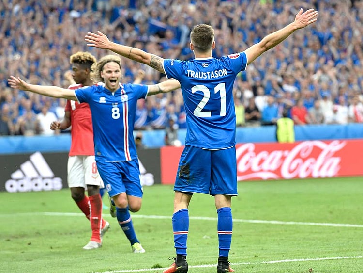 1.1851059-2031883512