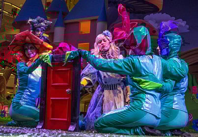 Alice in Wonderland... in Sharjah