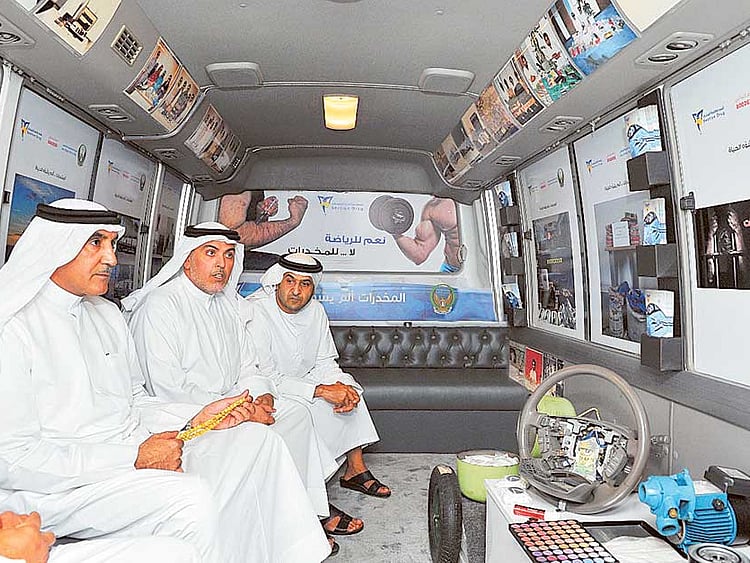 1.1853690-4114335175