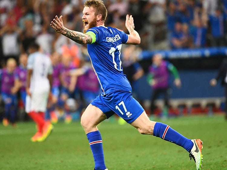 1.1853723-2708125560