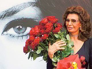 Sophia Loren becomes honorary citizen of Naples