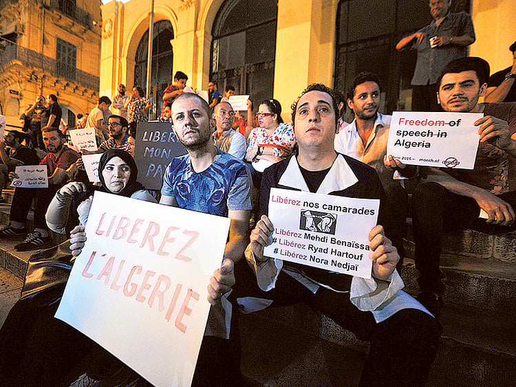 1.1859778-2551547075