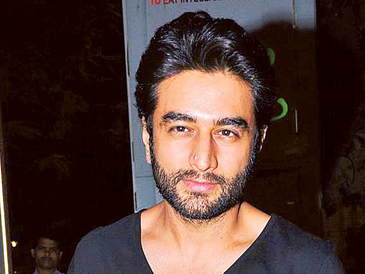 1.1866338-3301124023