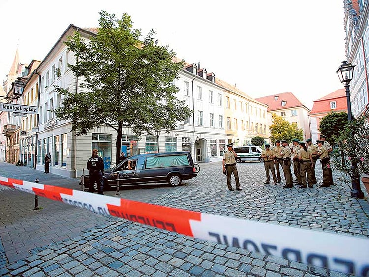 1.1868258-2728661865