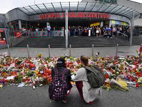 Praying for Munich Mall victims