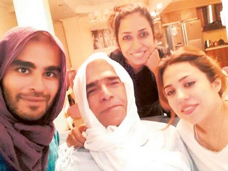 1.1871868-3230918383