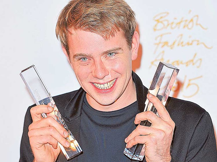 1.1879897-4203218086