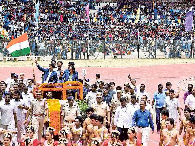 1.1883087-2379449349