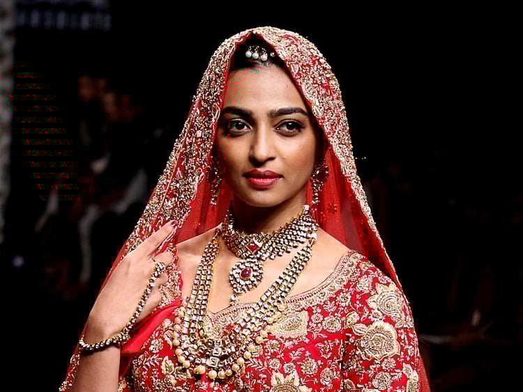 1.1887016-2838786159