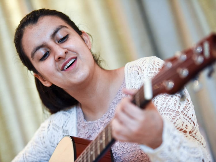 1.1894559-2513359855