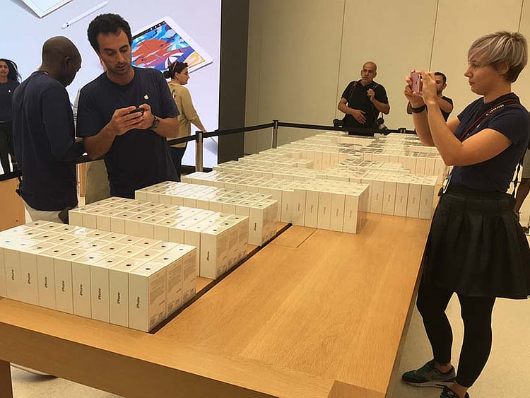 1.1897348-4063419800