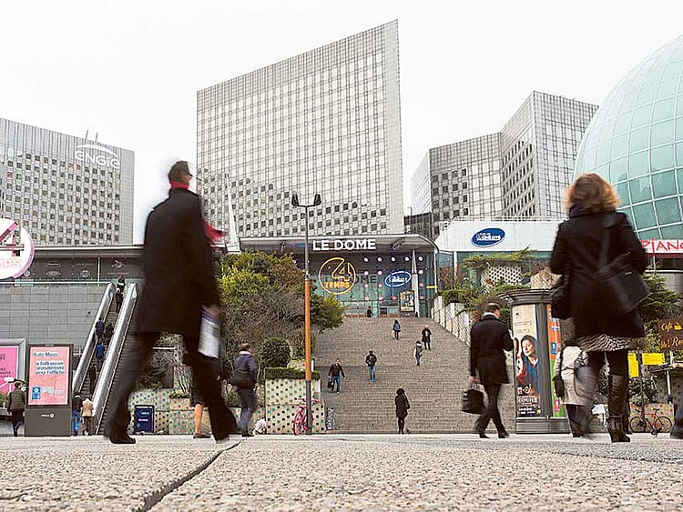 1.1898590-3128153445