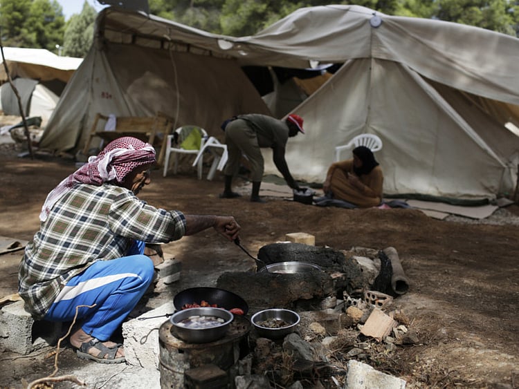 1.1898759-2304419386