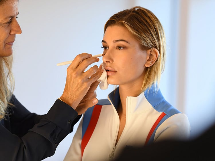 1.1899675-1023603701