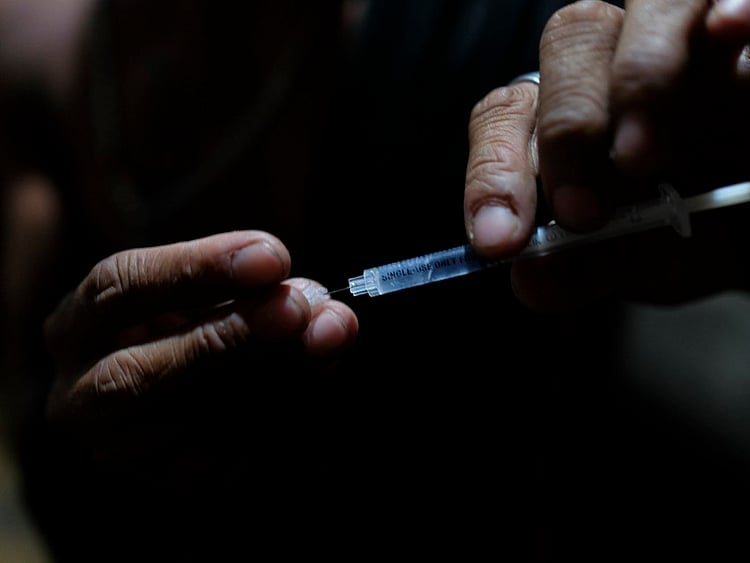 1.2079364-1896124446