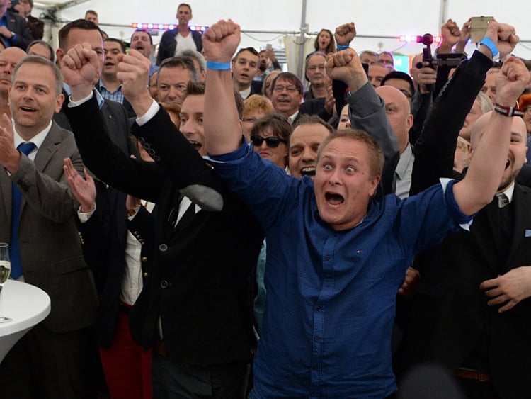 1.1890907-2575532667