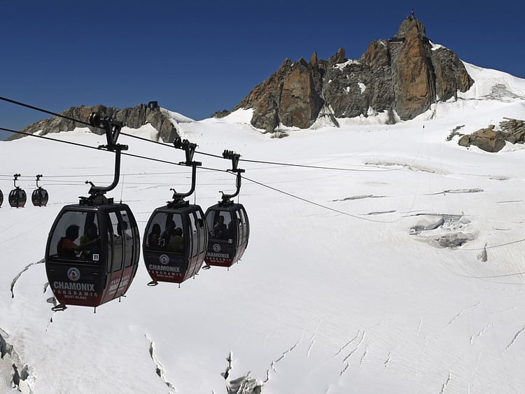 1.2158068-1854641718