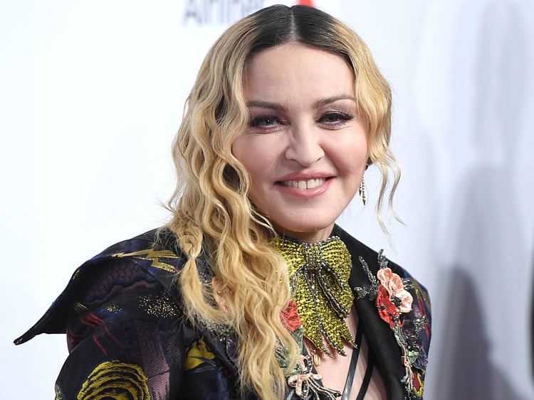 1.1960103-1956751280