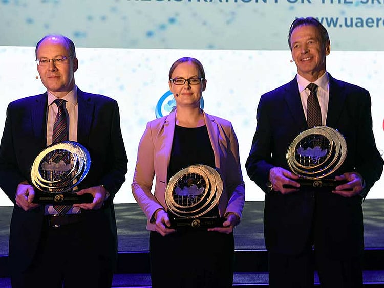 1.1963613-3347924476