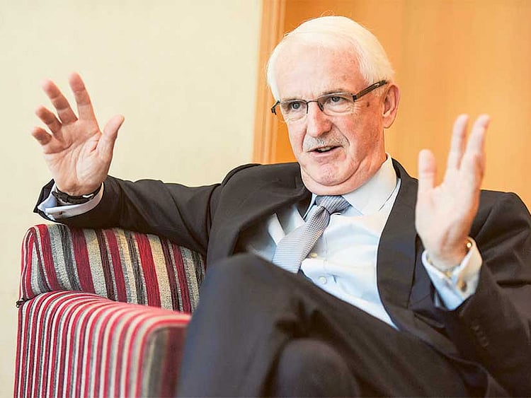 1.1965329-3700311810