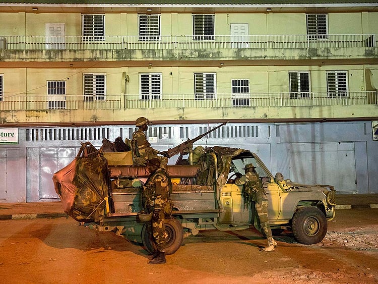 1.1966235-3196260775