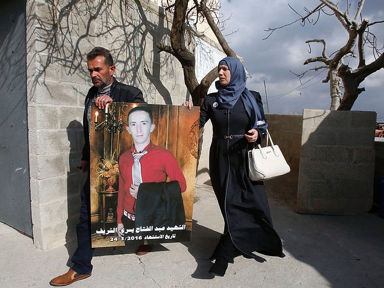 1.1956572-3794024221