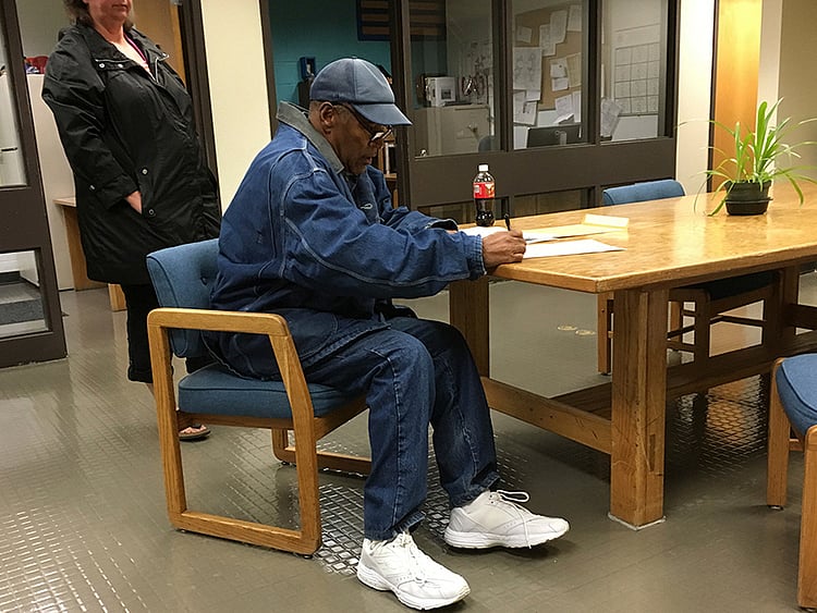 1.2099040-1435552367