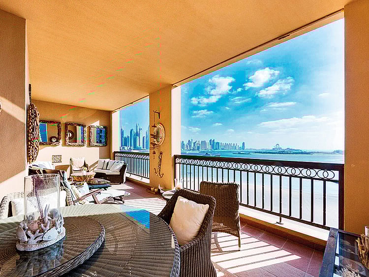 1.2104083-3228252428