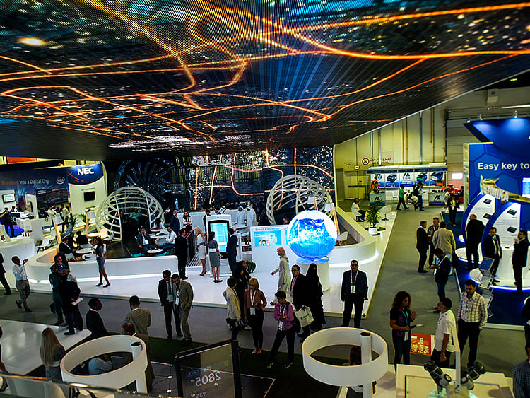 1.2104445-2833158366