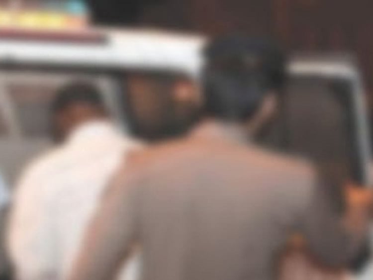 1.2105910-1901301136