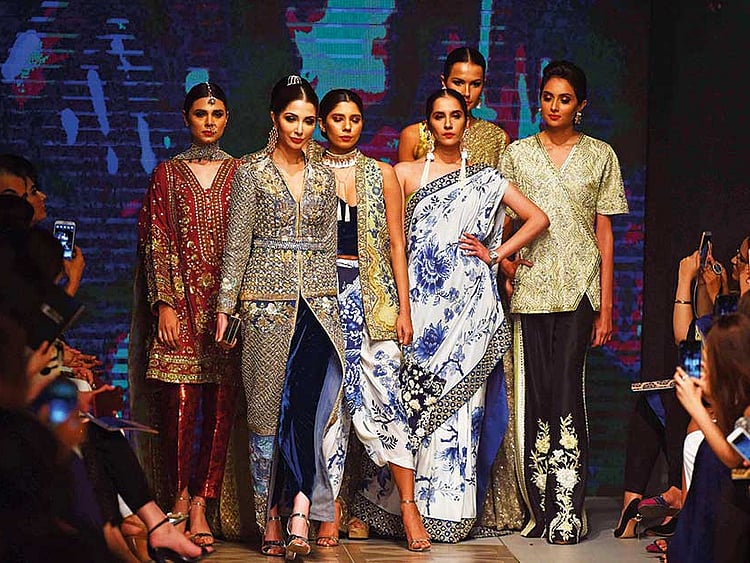 1.2106682-3671455509