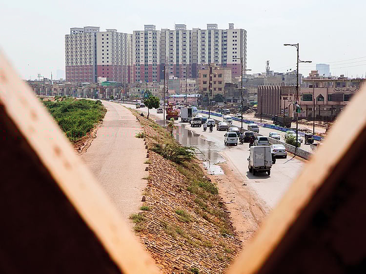 1.2108306-2988143466