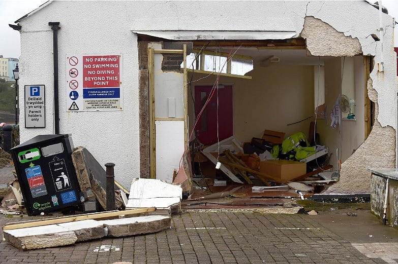 1.2110019-1890774373