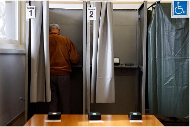 1.2110588-4156331108