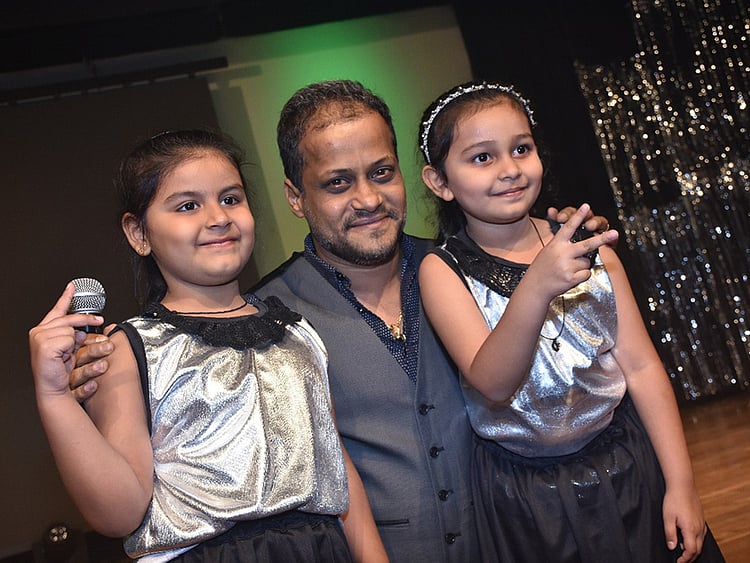 1.2117185-2963500483