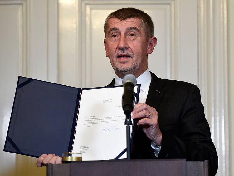 1.2117155-3354390916