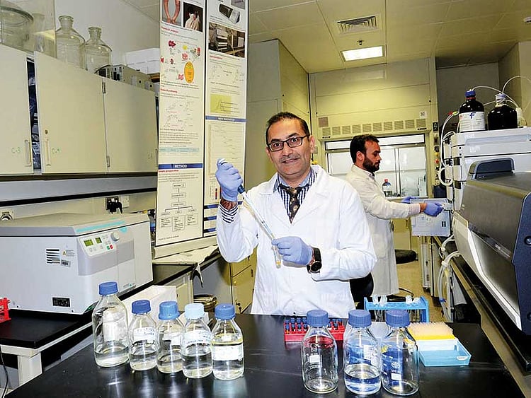 1.2123319-3198994456