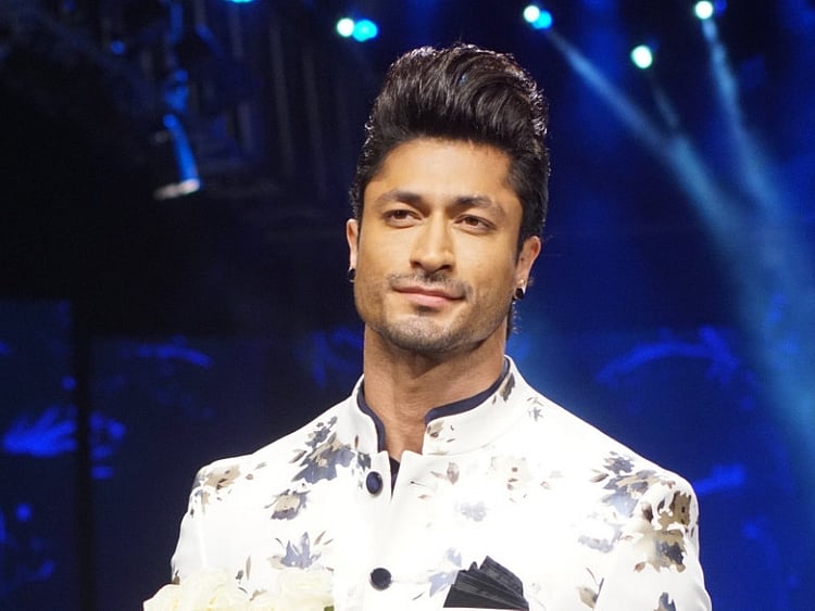 1.2124258-2585646052